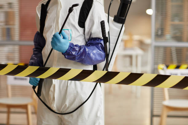 Professional Biohazard technician working in Falls Church, VA